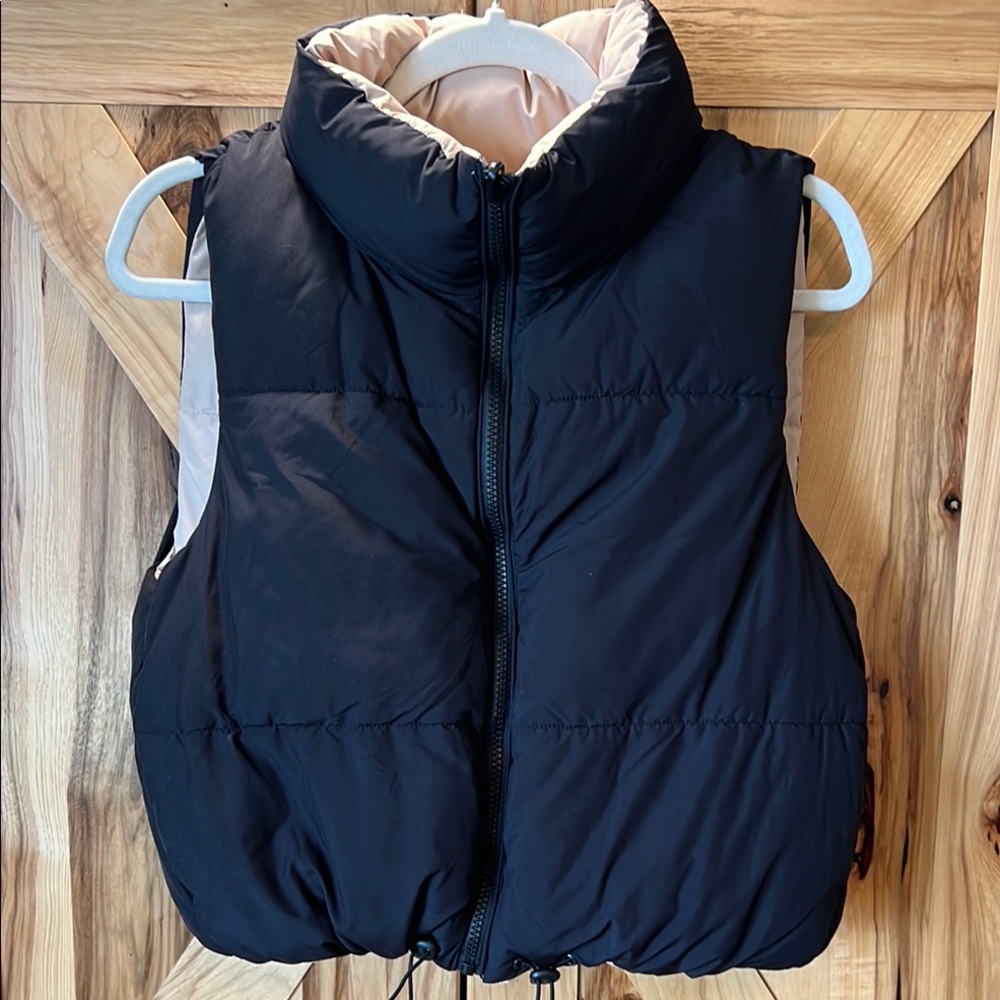 SALE🎉. Stylish Black and Tan Reversible Puffer Vest